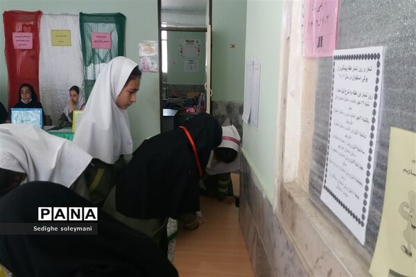 برگزاری انتخابات شورای دانش‌آموزی در مدرسه شهید خاقانی شهرستان شیروان