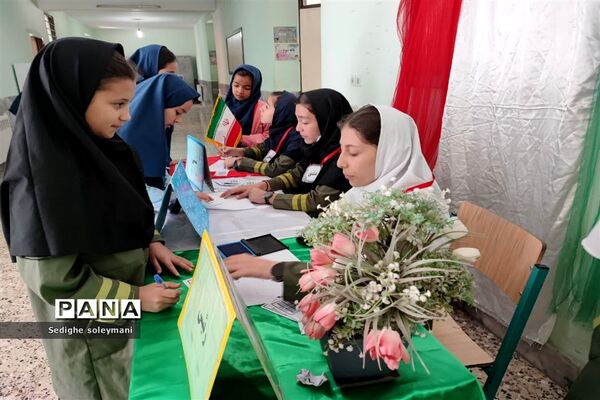 برگزاری انتخابات شورای دانش‌آموزی در مدرسه شهید خاقانی شهرستان شیروان