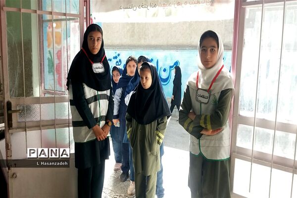 برگزاری انتخابات شورای دانش‌آموزی در مدرسه شهید خاقانی شهرستان شیروان