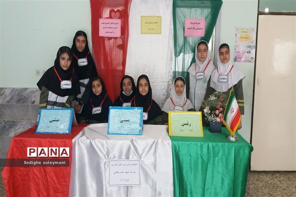 برگزاری انتخابات شورای دانش‌آموزی در مدرسه شهید خاقانی شهرستان شیروان
