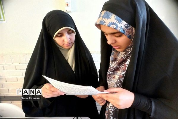 برگزاری همایش نوجهان در دبیرستان الزهرا کاشمر