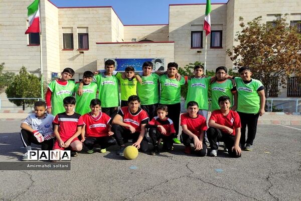 مسابقات فوتسال به‌مناسبت روز دانش‌آموز