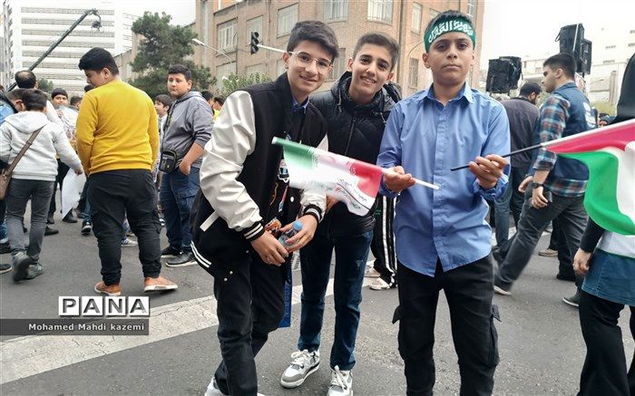 13 آبان نقش مهمی در استقلال و آزادی ملت ایران دارد