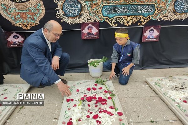 مراسم بزرگداشت یاد شهیدان دانش‌آموز حرم مطهر احمدبن موسی (ع)