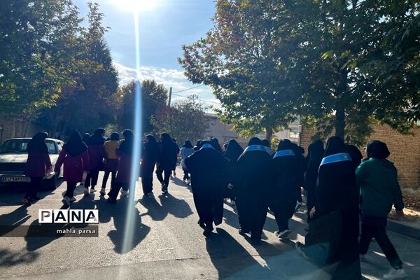راهپیمایی ۱۳ آبان دانش‌آموزان آموزشگاه شاهد جنت شهرستان  مانه و سملقان