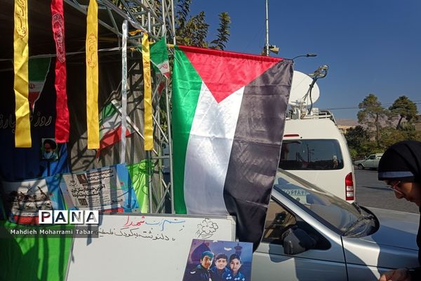 حضور پرشور دانش‌آموزان شیرازی در یوم الله ۱۳ آبان