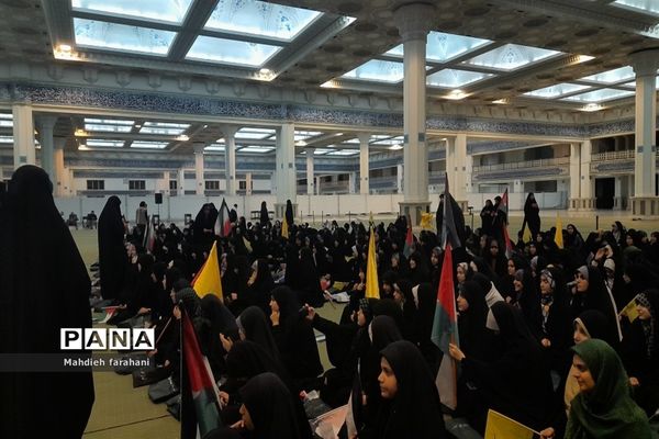 دیدار دانش‌آموزان استان مرکزی با مقام معظم رهبری