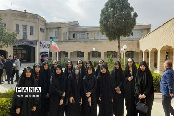 دیدار دانش‌آموزان استان مرکزی با مقام معظم رهبری