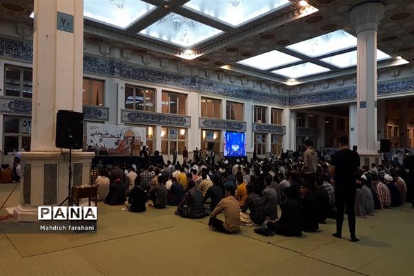 دیدار دانش‌آموزان استان مرکزی با مقام معظم رهبری