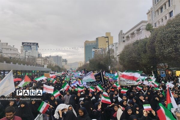 راهپیمایی۱۳ آبان از میدان بسیج تا حرم مطهر رضوی