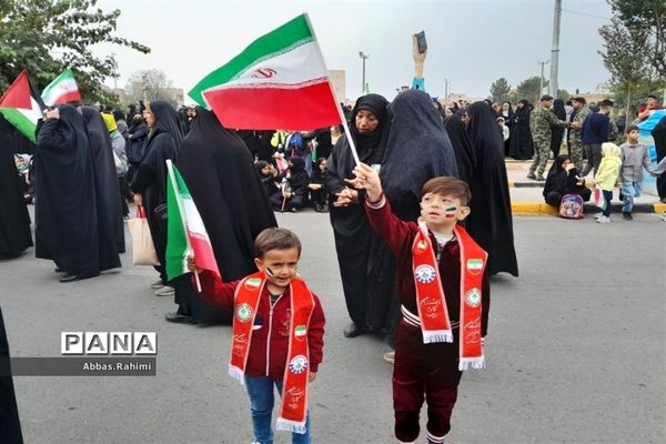 تجمع دانش‌آموزان پاکدشتی به مناسبت ۱۳ آبان