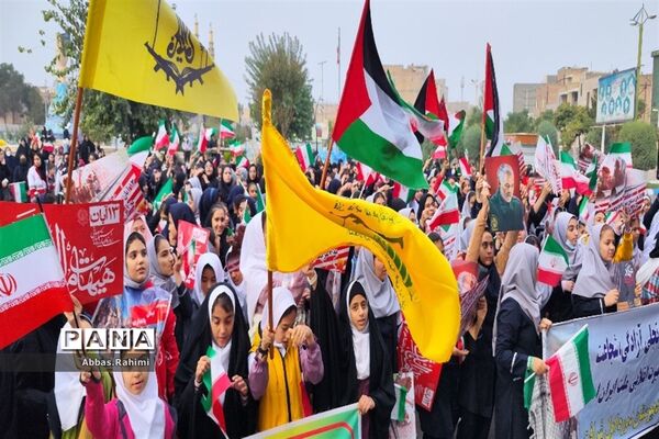تجمع دانش‌آموزان پاکدشتی به مناسبت ۱۳ آبان