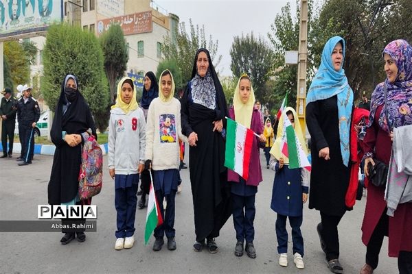 تجمع دانش‌آموزان پاکدشتی به مناسبت ۱۳ آبان