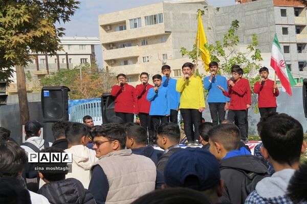حضور مردم و دانش‌آموزان شهرستان بجنورد در راهپیمایی 13 آبان ماه