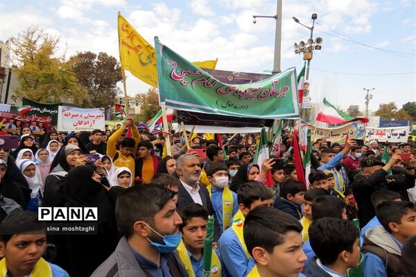 حضور مردم و دانش‌آموزان شهرستان بجنورد در راهپیمایی 13 آبان ماه