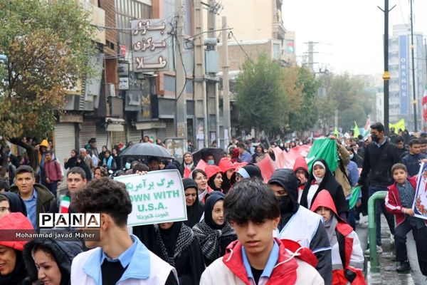 حضور مردم شهر قدس در راهپیمایی ۱۳ آبان