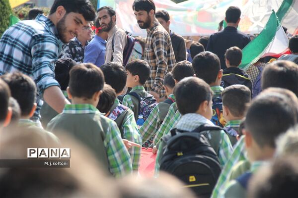 حماسه‌ای دیگر از دانش‌آموزان اصفهانی در ۱۳ آبان