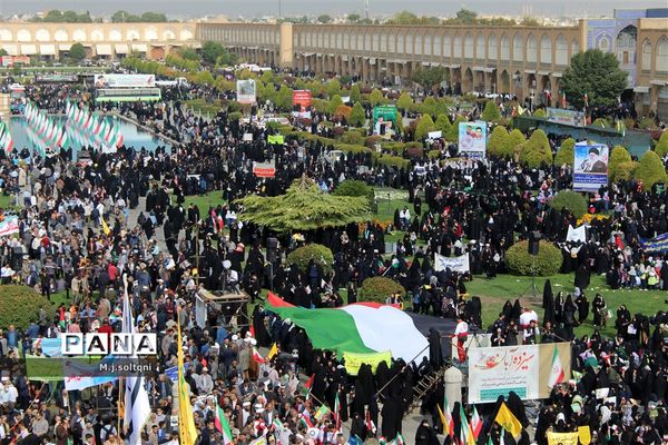 حماسه‌ای دیگر از دانش‌آموزان اصفهانی در ۱۳ آبان