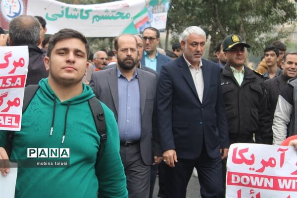 راهپیمایی روز دانش‌آموز در ناحیه یک بهارستان