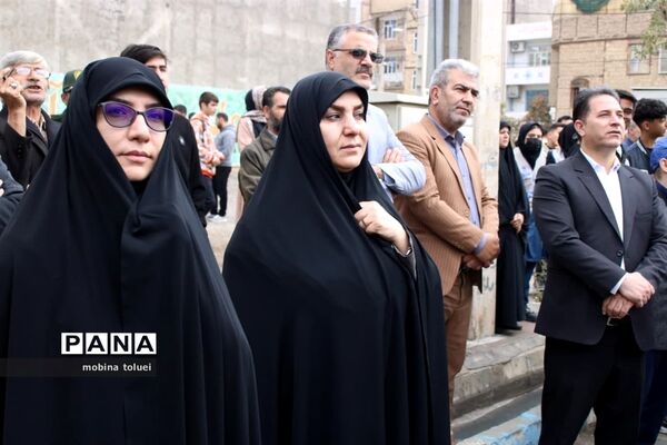 راهپیمایی روز دانش‌آموز در ناحیه یک بهارستان