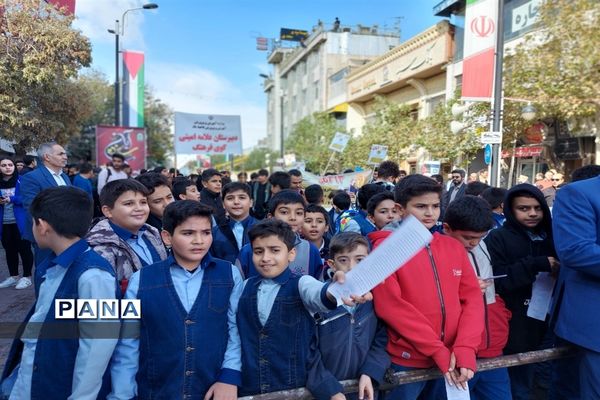 راهپیمایی روز 13آبان در زنجان