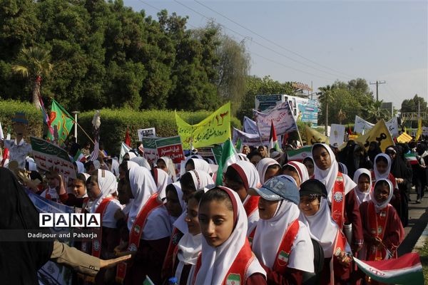 حضور پرشور دانش‌آموزان هرمزگانی در راهپیمایی 13 آبان