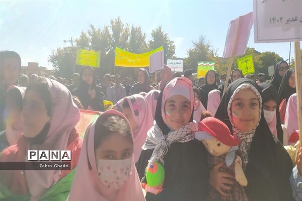 راهپیمایی سیزده آبان در شهرستان اقلید