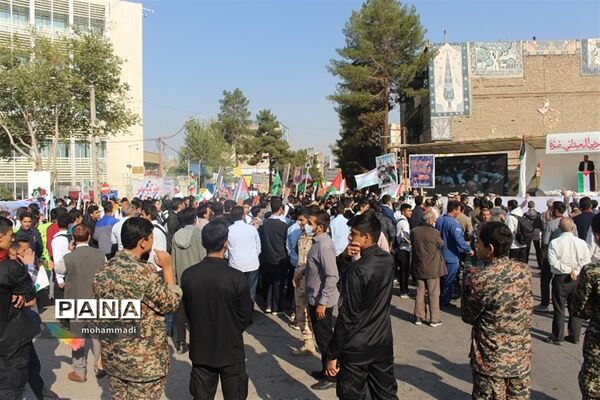 حضور فرزندان سلیمانی در راهپیمایی 13 آبان