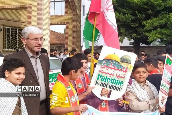 راهپیمایی روز دانش‌آموز در بهنمیر