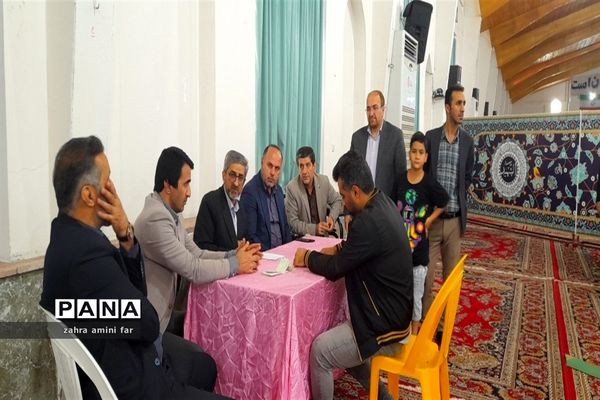 اقامه نماز جمعه در نور