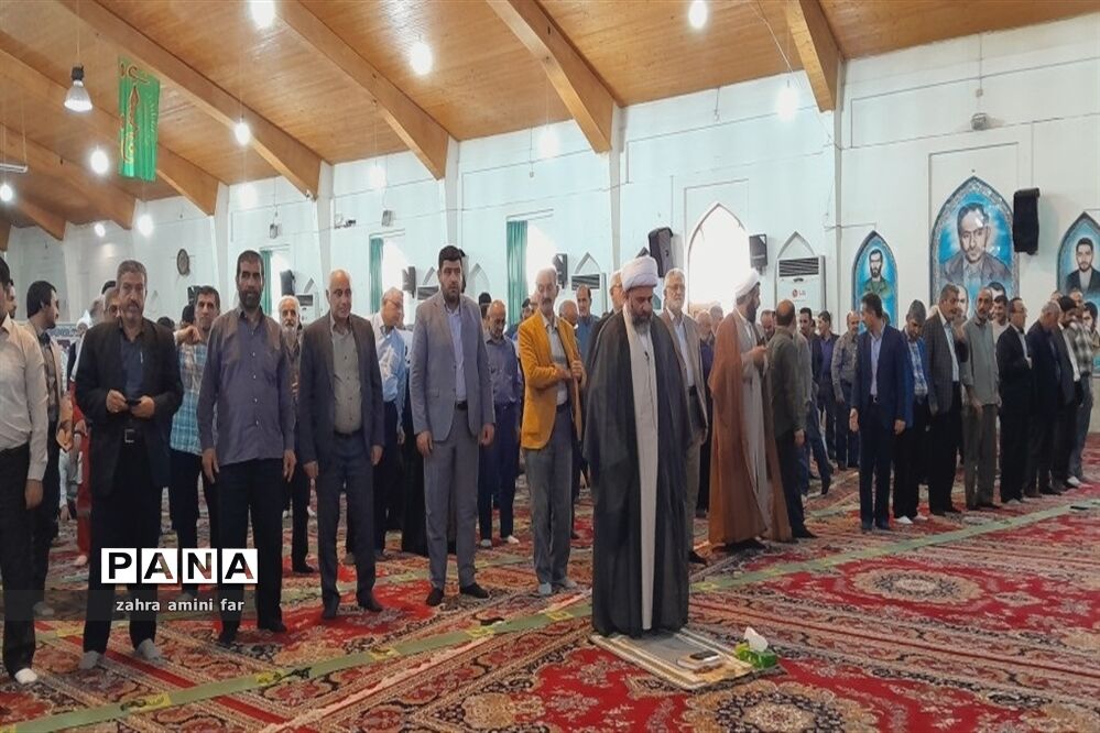 اقامه نماز جمعه در نور