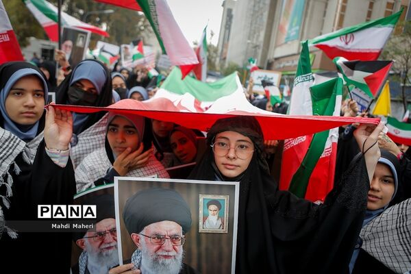 راهپیمایی ۱۳ آبان در تهران