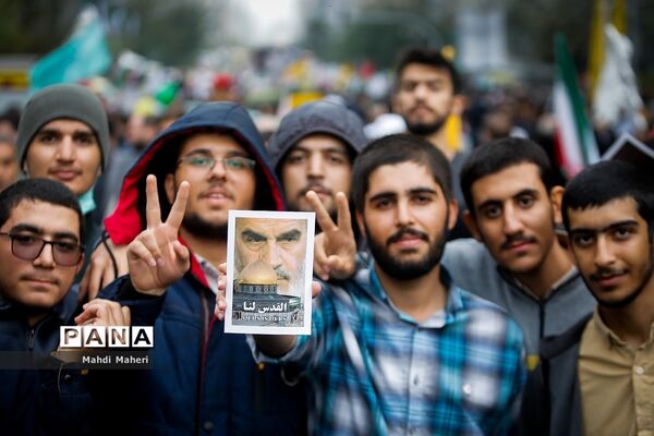 راهپیمایی ۱۳ آبان در تهران