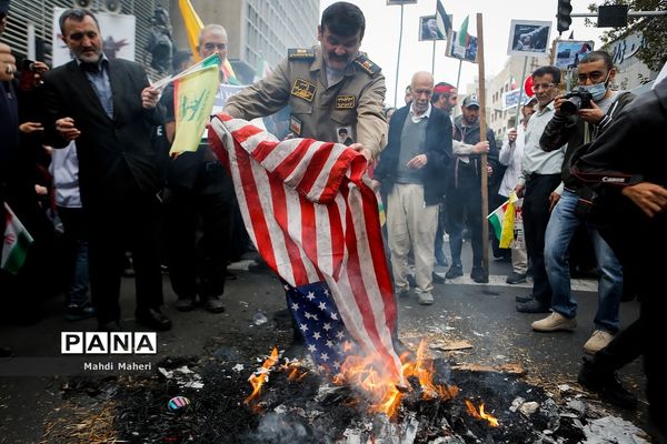 راهپیمایی ۱۳ آبان در تهران
