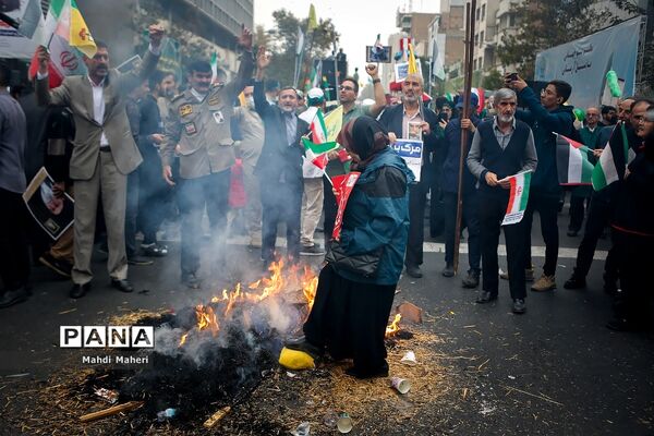 راهپیمایی ۱۳ آبان در تهران