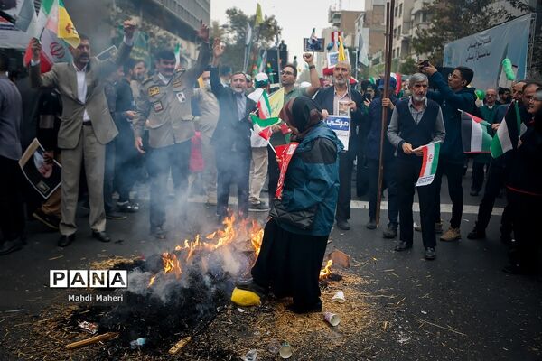 راهپیمایی ۱۳ آبان در تهران