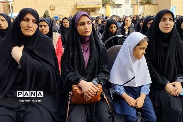 مراسم بزرگداشت مدافع امنیت و آیین روز دانش‌آموز در مدرسه نشاط بهارستان 2