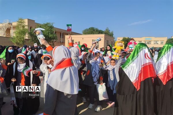راهپیمایی دانش‌آموزان حمیدیه در روز ۱۳ آبان