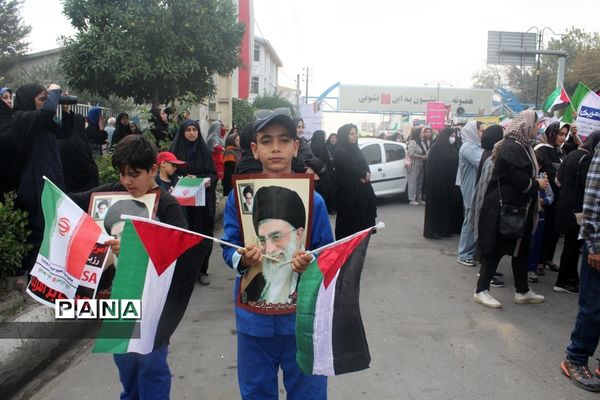 راهپیمایی یوم الله ۱۳ آبان در محمودآباد