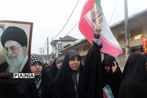 راهپیمایی یوم الله ۱۳ آبان در محمودآباد