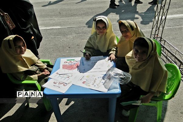 راهپیمایی ۱۳آبان در شهر چرمهین باغبهادران