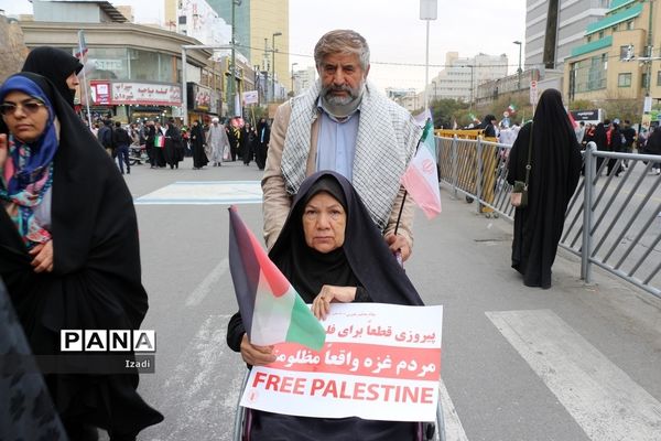 حضور پرشور دانش‌آموزان در راهپیمایی 13 آبان