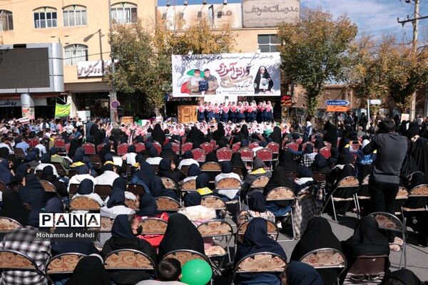 راهپیمایی مردم آباده درگرامیداشت روز دانش‌آموز