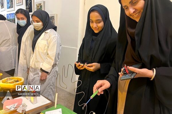 نمایشگاه دست سازه‌های آزمایشگاهی پژوهش‌سرای دانش‌آموزی کاوش