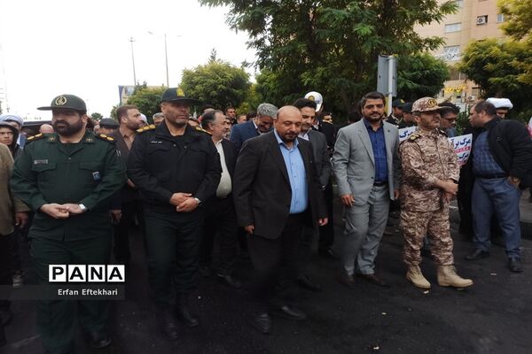 راهپیمایی ۱۳ آبان در شهرستان رباط کریم و شهر جدید پرند
