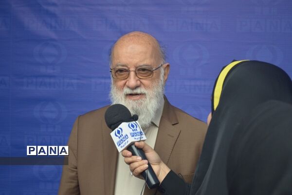 راهپیمایی ۱۳ آبان در حمایت از مردم غزه در هوای بارانی