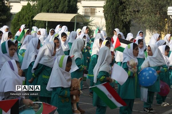 نواختن زنگ استکبارستیزی و پویش فریاد عروسک‌ها در گلوگاه
