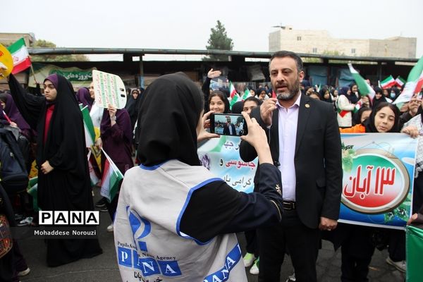 حضور باشکوه مردم شهرستان اسلامشهر در راهپیمایی یوم‌الله سیزدهم آبان