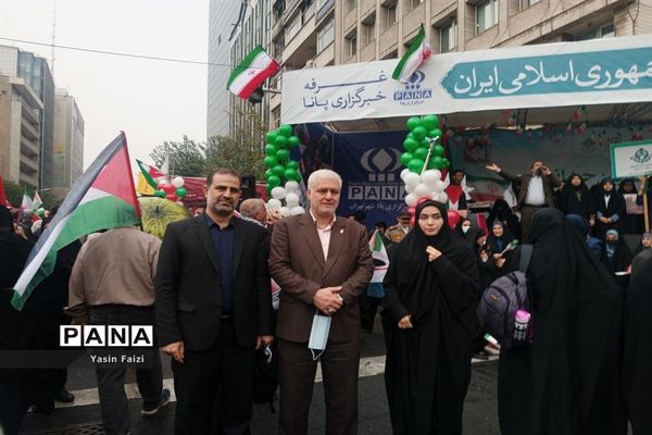 حضور دانش‌آموزان منطقه ۱۶ در مراسم ۱۳ آبان روز دانش‌آموز