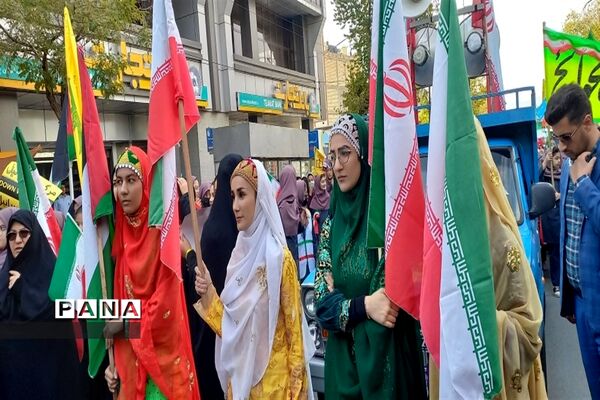 راهپیمایی ۱۳ آبان در شهرکرد